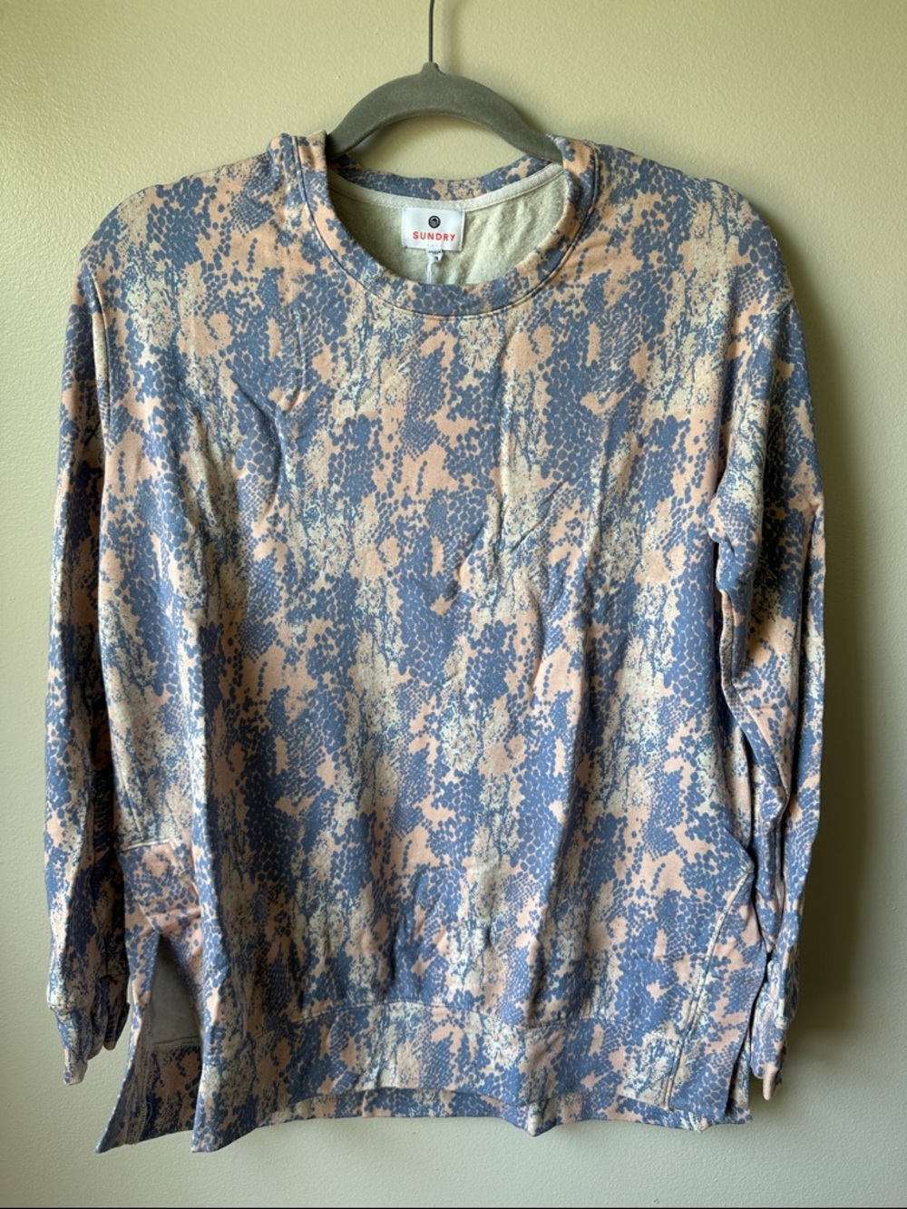 Sundry python tunic Sweatshirt - Sz medium